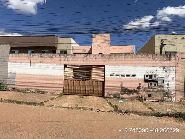 Apartamento - 2 Quartos - Aguas Lindas de Goias - Ocupado — foto 2